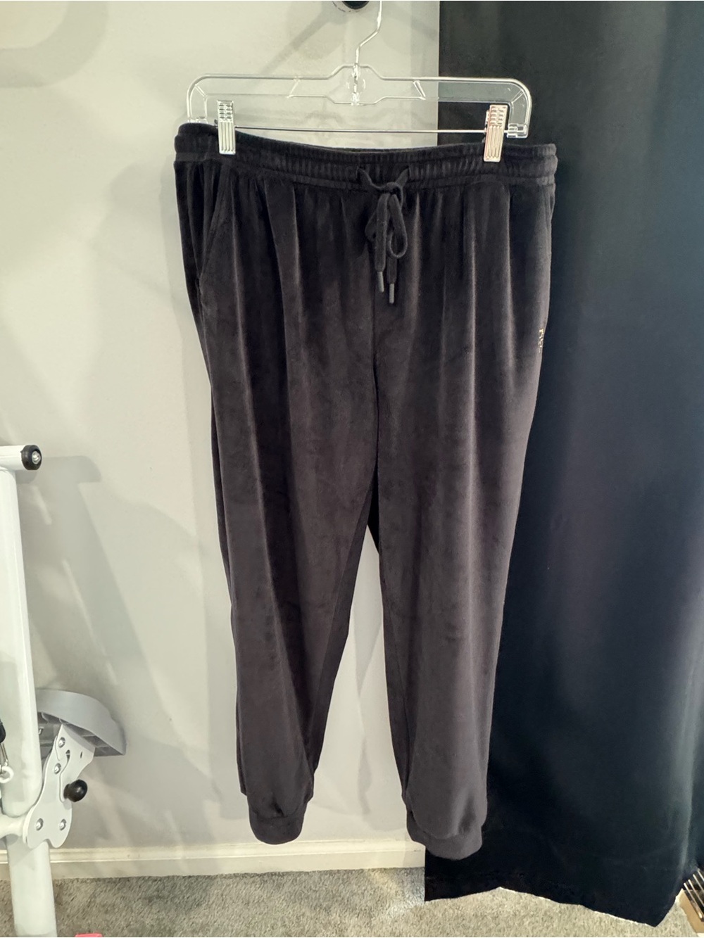 Posh Peanut Black Velour Jogger Pants Size Large